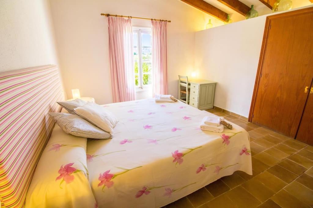 Vakantiehuis Charming With A/c And Wifi *