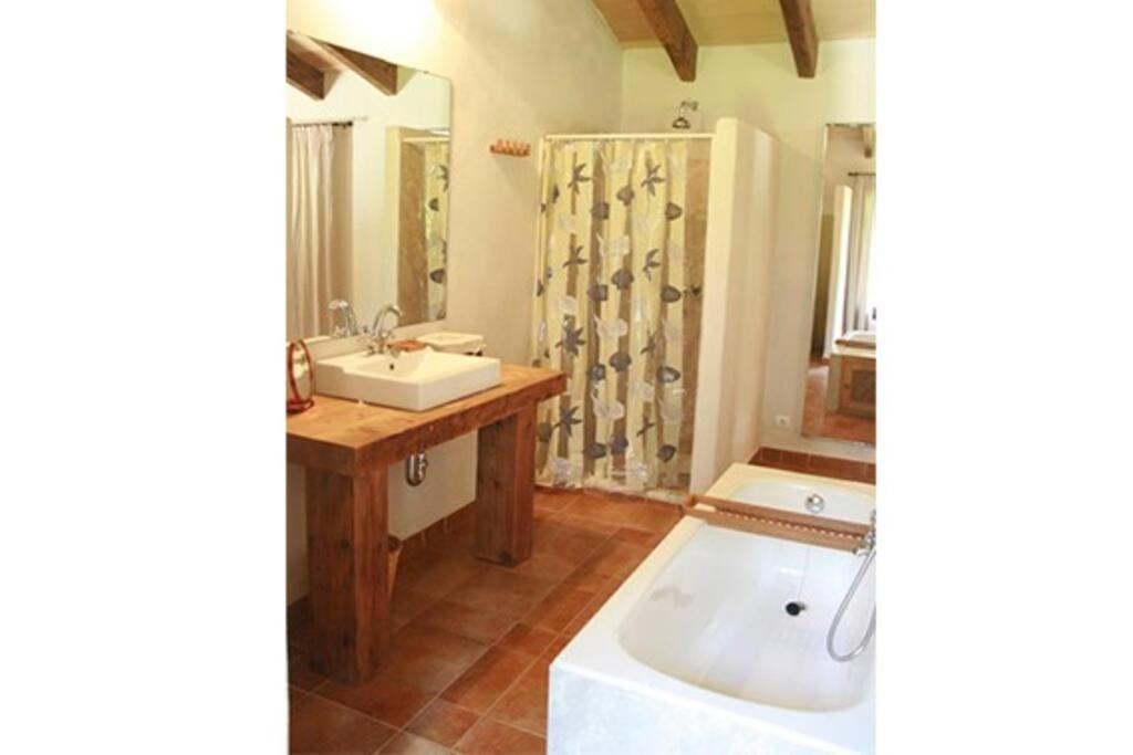Charming With A/c And Wifi Vakantiehuis